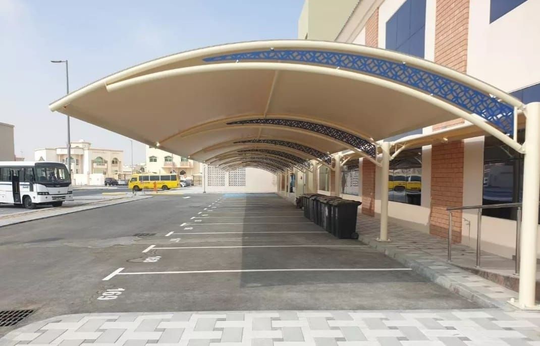 المظلات والسواتر
